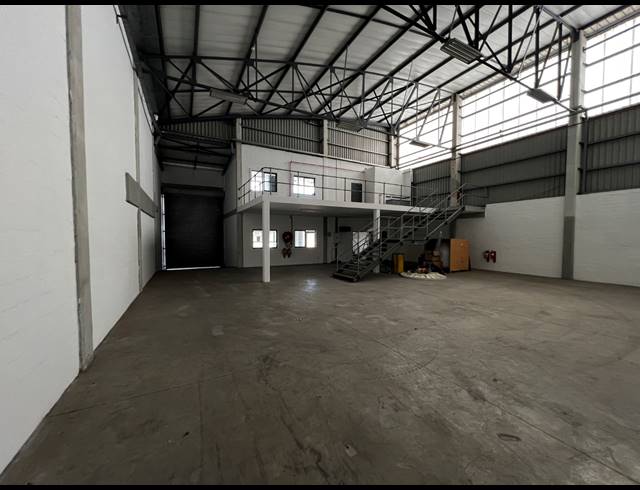 401M² WAREHOUSE TO LET IN AIRPORT INDUSTRIA